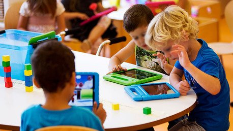 Los smartphones y los iPads impiden a los niños desarrollar habilidades sociales