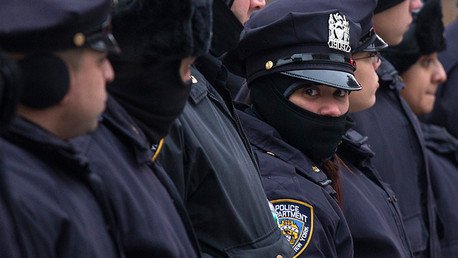 EE.UU.: Mujer sufre un aborto tras ser golpeada por un policía al que "no le gustó su tono"