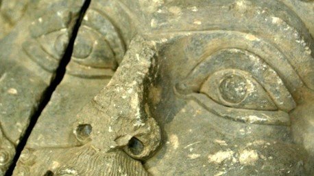 Destrucción de terror: EI demuele las ruinas de la antigua capital asiria en el norte de Irak