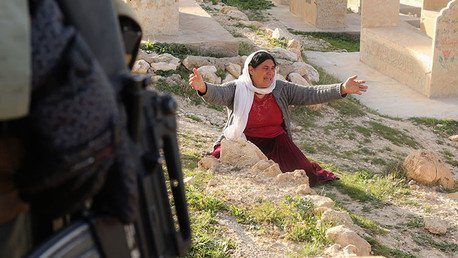 Militantes del Estado Islámico escogen por sorteo a niñas yazidíes que serán violadas