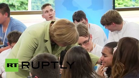 Video: Niña palestina llora ante Merkel tras nula respuesta a su solicitud de asilo