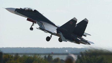 Video: Impresionantes maniobras acrobáticas del caza ruso Su-30SM