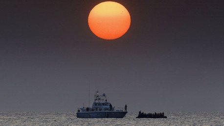 Hallan ahogado en una playa de Grecia a un niño recién nacido