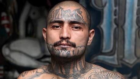 Fotos desde la prisión más temida de El Salvador, donde incluso los guardias no se atreven a entrar