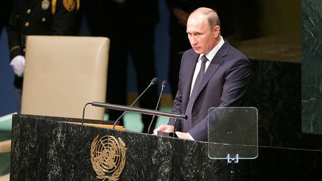 Putin sobre el EI: "No son más tontos que ustedes, y quién sabe quién utiliza a quién"