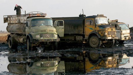 Rusia sabe que varios funcionarios turcos están interesados en comprar crudo del Estado Islámico