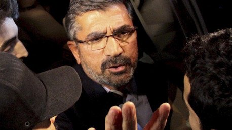 FUERTES IMÁGENES: Matan a un famoso abogado opositor de Erdogan frente a periodistas