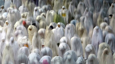 En el nombre de Alá, la comunidad musulmana más grande del mundo se opone al EI