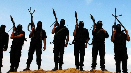 El Estado Islámico planea apoderarse de yacimientos petrolíferos fuera de Siria