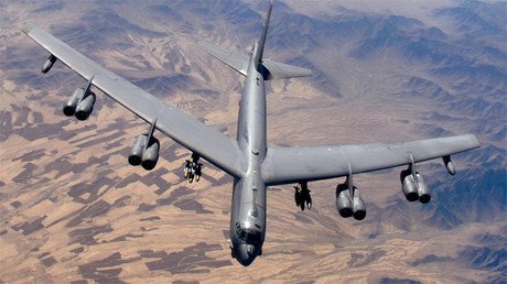 ¿Se desvió? Bombardero de EE.UU. se acerca a las islas en disputa en el mar de la China Meridional