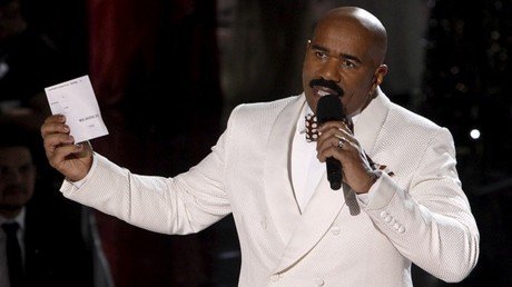 Confesión imprevista: ¿Con quién no se disculpó el presentador de Miss Universo tras la gala?