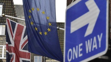 Buscando en el bolsillo: ¿Cuánto le costaría al Reino Unido el 'Brexit'? 