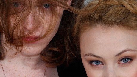 La gente segura no mira al suelo: ¿Cómo demostrar confianza a través del lenguaje corporal?