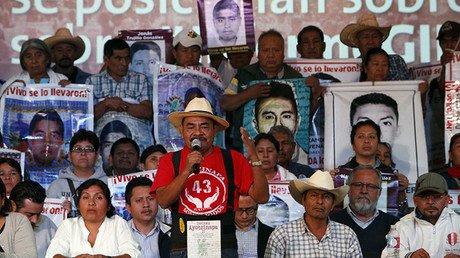 Padres de los 43 normalistas:  "Nosotros vamos a seguir adelante, no podemos detenernos"