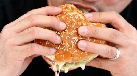 Encuentran hamburguesas con restos de ADN humano y de ratas