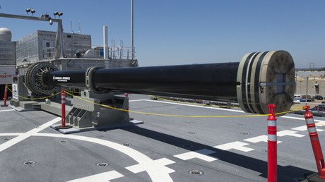 "Va a cambiar la forma de combatir": EE.UU. pone a prueba su supercañón electromagnético (video)