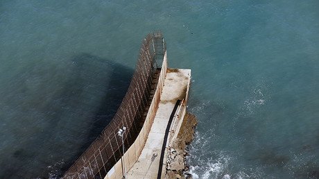 España niega la entrada a familiares de los inmigrantes que murieron repelidos por la Guardia Civil