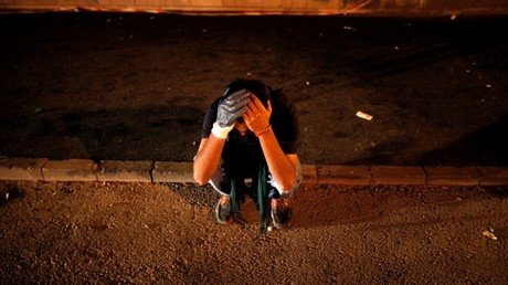 "Me desnudaron y obligaron a hacer sentadillas. Decían 'Te vas a ir a tu puto país'"