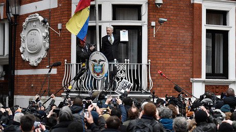 #FreeAssange: Celebridades del mundo exigen la libertad de Assange que cumple 4 años en 'prisión'