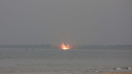 Corea del Norte lanza un misil balístico desde un submarino