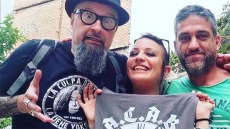 Españoles juzgados y condenados por tuits ofensivos