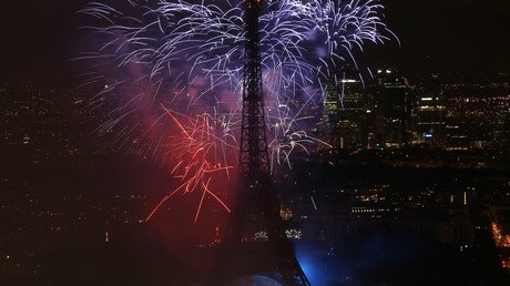 Video: Registran un incendio en la torre Eiffel