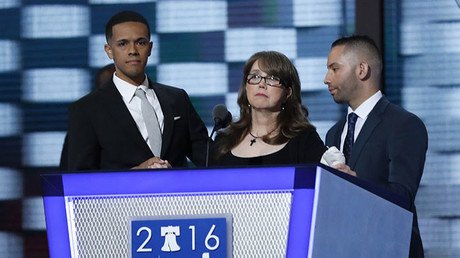 "El arma que mató a mi hijo disparaba 30 balas por minuto"