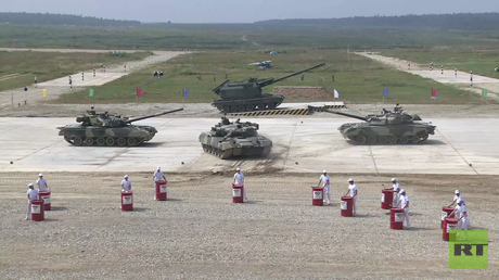 El biatlón de tanques abre los Juegos Internacionales de Ejércitos en Rusia