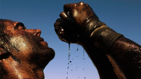 "El exсremento del diablo": Cómo administrar la riqueza que genera el petróleo