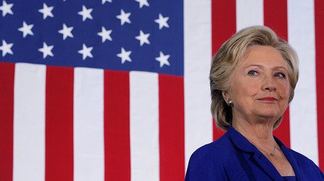 ¿Por qué Hillary Clinton sigue en cabeza a pesar de todo?