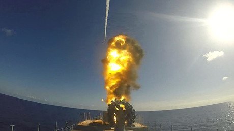 VIDEO: Así lanza la fragata rusa misiles de crucero contra las posiciones terroristas en Siria