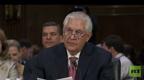 Una manifestante interrumpe en vivo el discurso del candidato a secretario de Estado de EE.UU. 