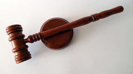 ¿Quién es el juez que se atrevió a desafiar la ley migratoria de Trump?