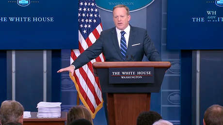"¡Miren el tamaño!": La llamativa comparación de Sean Spicer que generó burlas en Internet