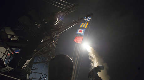 Las primeras imágenes del lanzamiento de misiles de EE.UU. a una base siria