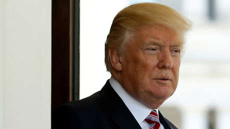 Acusan a Trump de pedir al jefe del FBI que dejara de investigar a su exasesor de Seguridad Nacional