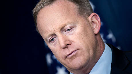 ¿Qué revela la ausencia del portavoz Sean Spicer en la visita de Trump al papa?