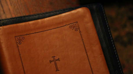 Registran y detienen a miembros de los Testigos de Jehová en Rusia