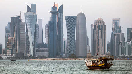 Salvar al 'vecino': Irán envía casi mil toneladas de alimentos a Catar