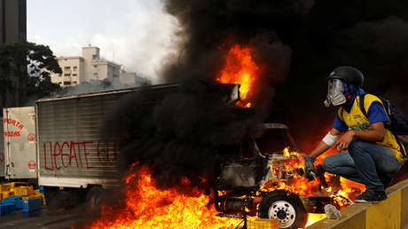 Opositores venezolanos extorsionan al obligar a pagar 'peaje' a los conductores (Video)