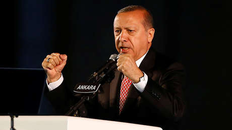 Erdogan confirma la compra de sistemas antiaéreos rusos S-400 pese al temor de EE.UU.