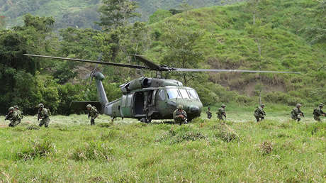 Colombia amplía su presupuesto militar y destina más efectivos a su frontera con Venezuela