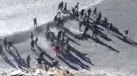 VIDEO: brutal pelea entre soldados de dos potencias nucleares