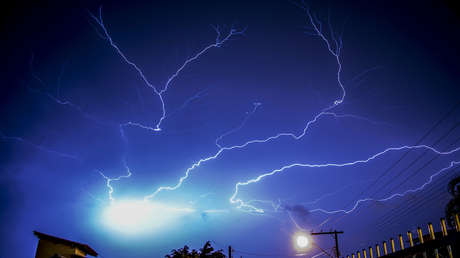 VIDEO: Impresionante espectáculo de relámpagos dentro del huracán Harvey 