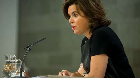 El Gobierno español califica de "patada a la democracia" la ley del referéndum catalán