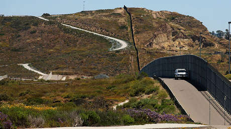 Huracanes Irma y Harvey arrasan con la propuesta de Trump de construir un muro entre México y EE.UU.