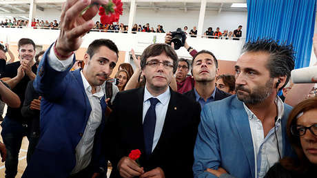1-O: Puigdemont califica de "violencia injustificable" el uso policial de bastones y balas de goma