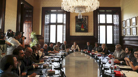 El Parlamento catalán celebrará un pleno el lunes en el que podría declarar la independencia