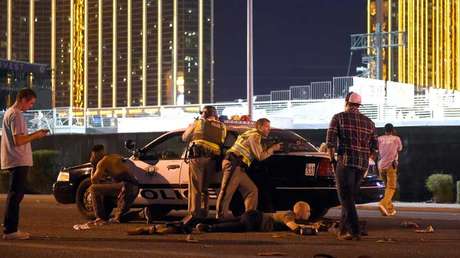 Matar a 58 y herir a 500 en 12 minutos: Cómo las masacres enriquecen la industria de las armas