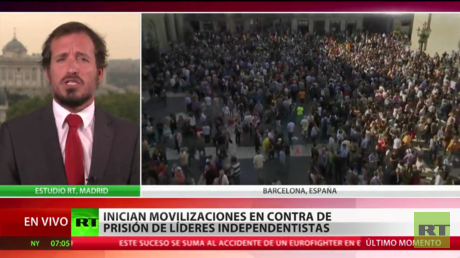 Cataluña: Movilizaciones tras el encarcelamiento de dos líderes del movimiento independentista